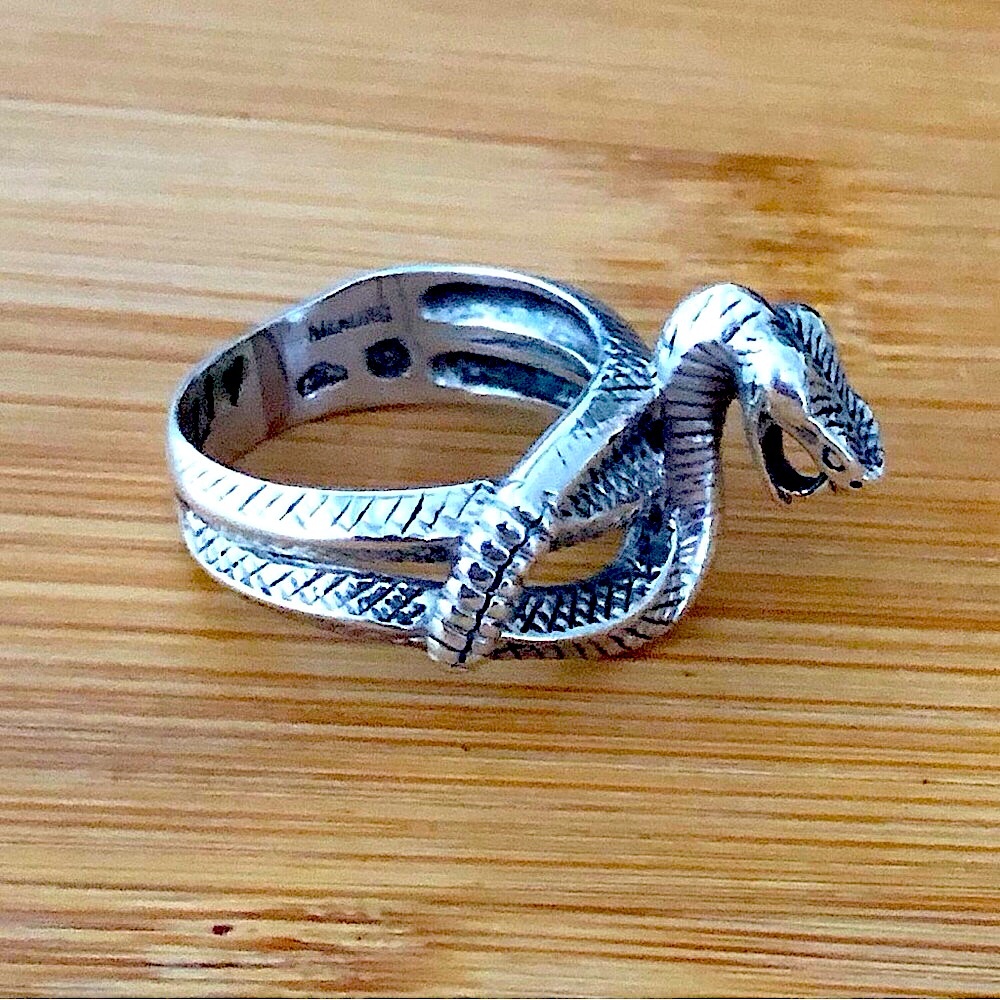 $118 Navajo Signed Designer Estate Ring Size 8 & 3/4 Copyright SC STERLING - Picture 2 of 8